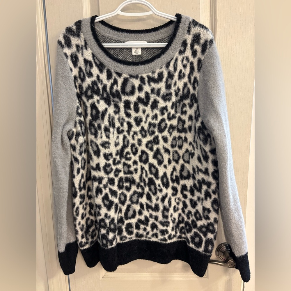 NWT Skye’s the Limit 1X White Leopard Sweater